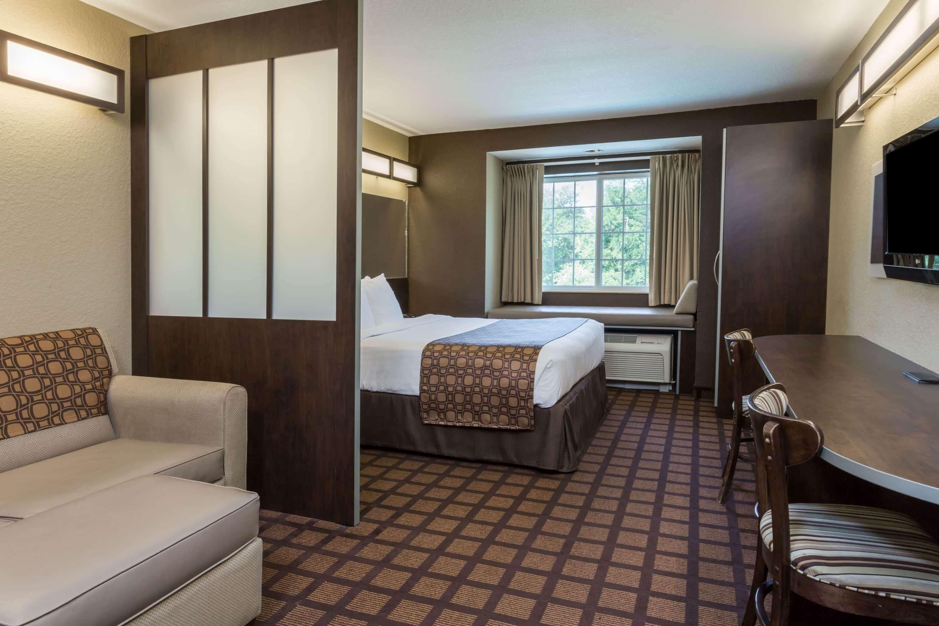 Microtel Inn & Suites By Wyndham Jacksonville Airport מראה חיצוני תמונה