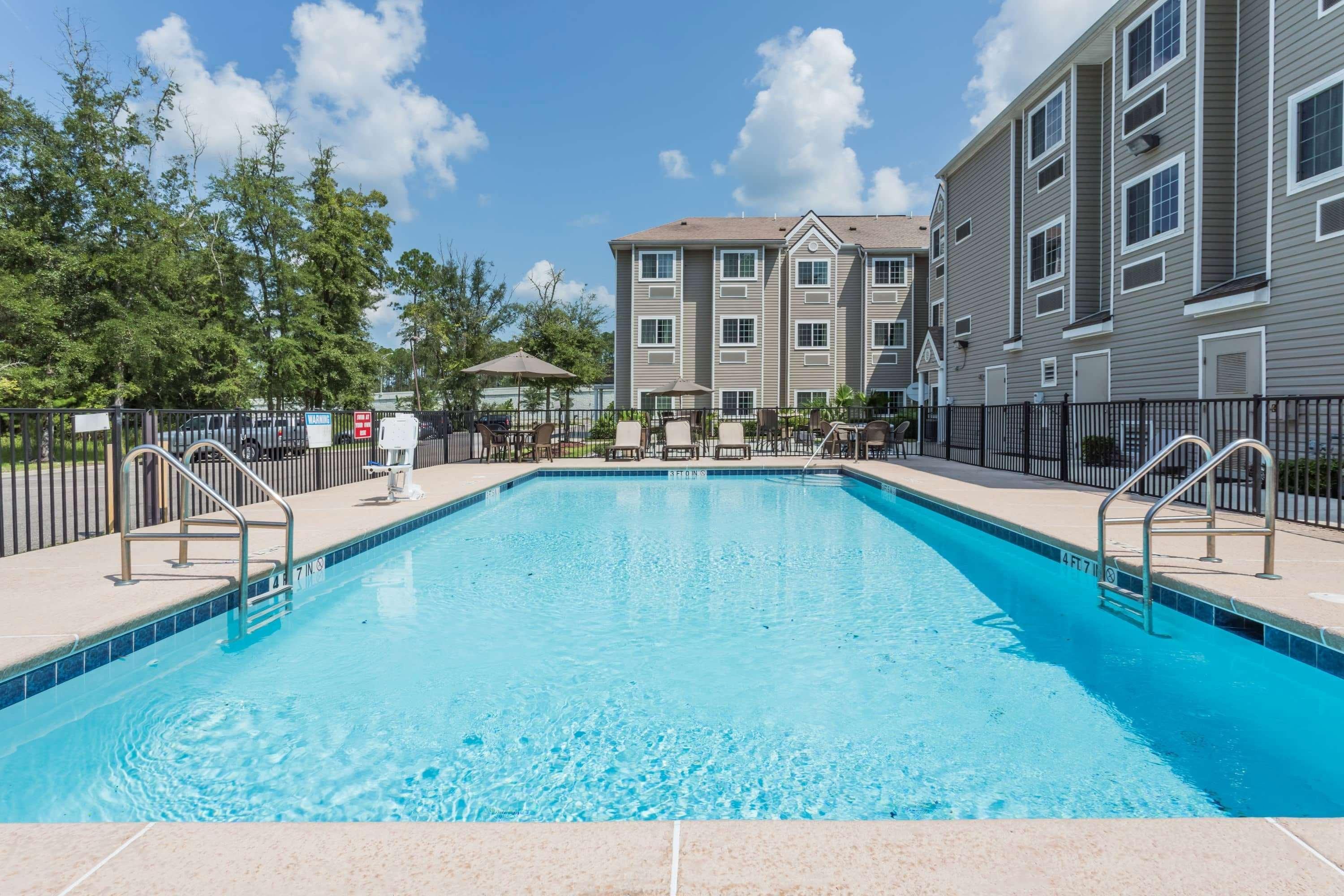 Microtel Inn & Suites By Wyndham Jacksonville Airport מראה חיצוני תמונה